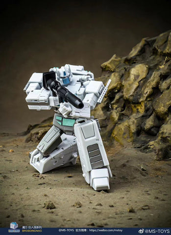 Magic Square MS-Toys  MS-B46W MSB46W Light of Victory (Optimus Prime White Version, Ultra Magnus, Legends Class No trailer 2.0 Version) 11cm, 4.4"