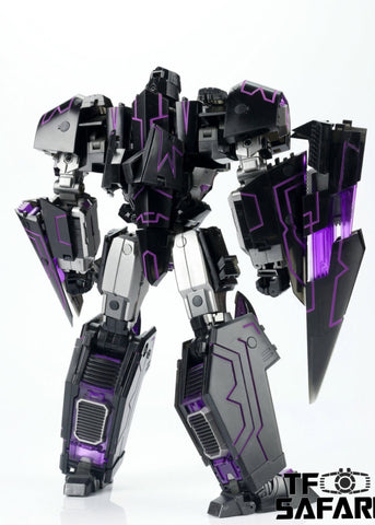 Generation Toy GT-02 GT02 (GT-03 GT-3) Tyrant (IDW Megatron) Reissue 24cm / 9.5"