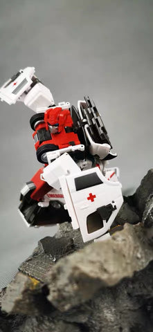 Generation Toy  GT GT-08C GT08C Bulance ( First Aid, Defensor, Guardian Robot ) 17cm / 6.7"