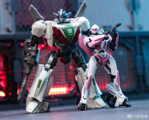 Trumpeter SK04 SK-04 Transformers Arcee Smart Model Kit ( Bumblebee movie ) 9.2cm / 3.6"