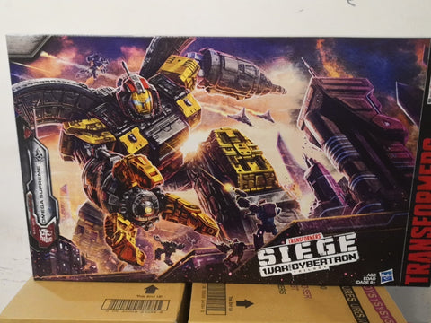 Takara Tomy War for Cybertron Siege WFC-S29 Omega Supreme