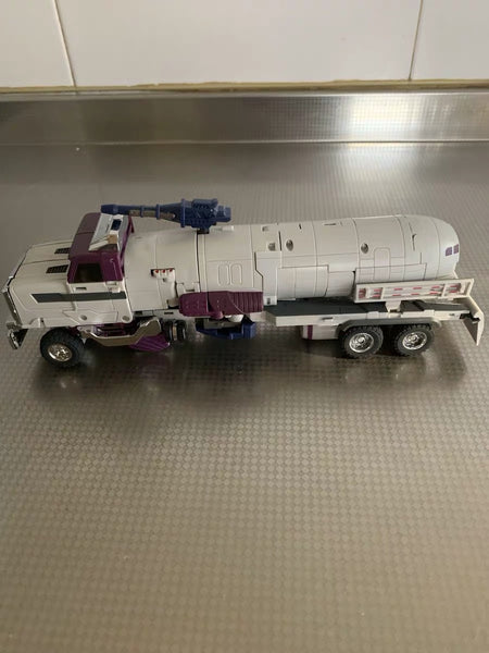 Unique Toys UT Y-01 Y01 Provider (Octane, Fuel Supply, MP