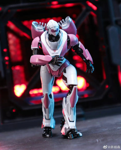 Trumpeter SK04 SK-04 Transformers Arcee Smart Model Kit ( Bumblebee movie ) 9.2cm / 3.6"