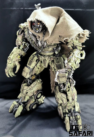 【Battle-Damaged Version】Unique Toys UT R-05DMG R05DMG Desperado (Oil Tanker Megatron) Battle Damaged Version 33cm / 13"