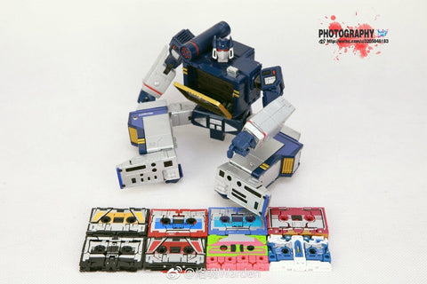 Robot Hero K-01 Pony (w/ Six Cassette Soldiers, Masterpiece MP-13 Soundwave) 25cm / 10"