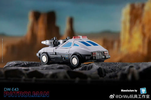 【Pre-Order】Dr.Wu & Mechanic Studio Extreme Warfare DW-E43 Patrolman (Prowl) / DW-E44 Grasshooper (Kickback) 2 in 1 set 4.5cm