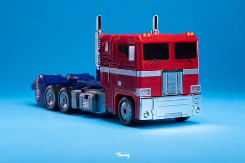 Takara Tomy Masterpiece MPG-17 MPG17 Optimus Prime 4.0 Style Gen