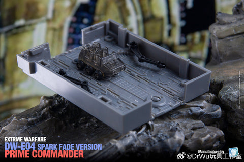 Dr.Wu DW-E04 DWE04 Prime Commander w/ Trailer (G1 Optimus Prime) Spark Fade Version 6cm / 2.4”