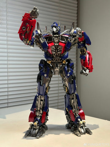【Pre-Order】Unique Toys UT R10 R-10 Leader of Justice (Bayverse Optimus Prime)
