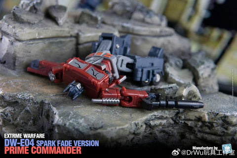 Dr.Wu DW-E04 DWE04 Prime Commander w/ Trailer (G1 Optimus Prime) Spark Fade Version 6cm / 2.4”