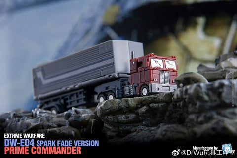 Dr.Wu DW-E04 DWE04 Prime Commander w/ Trailer (G1 Optimus Prime) Spark Fade Version 6cm / 2.4”