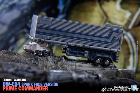Dr.Wu DW-E04 DWE04 Prime Commander w/ Trailer (G1 Optimus Prime) Spark Fade Version 6cm / 2.4”