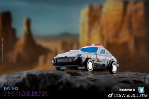 【Pre-Order】Dr.Wu & Mechanic Studio Extreme Warfare DW-E43 Patrolman (Prowl) / DW-E44 Grasshooper (Kickback) 2 in 1 set 4.5cm