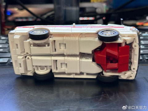 XTransbots MX-48 MX48 MX-XXXXVIII Ratliff ( Ratchet ) X-transbots 22cm / 8.7"