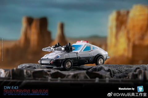 【Pre-Order】Dr.Wu & Mechanic Studio Extreme Warfare DW-E43 Patrolman (Prowl) / DW-E44 Grasshooper (Kickback) 2 in 1 set 4.5cm