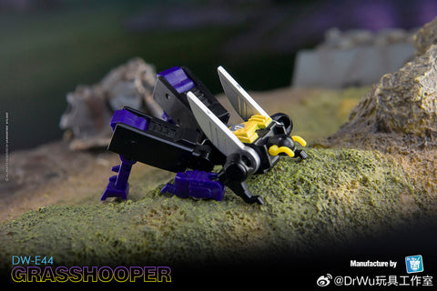【Pre-Order】Dr.Wu & Mechanic Studio Extreme Warfare DW-E43 Patrolman (Prowl) / DW-E44 Grasshooper (Kickback) 2 in 1 set 4.5cm