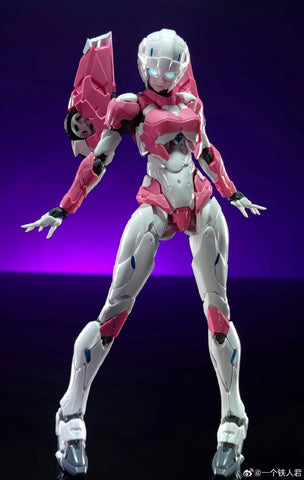 Flame Toys Furai Model 20 IDW Arcee Model Kit (Non-transformable) 15.5cm / 6"