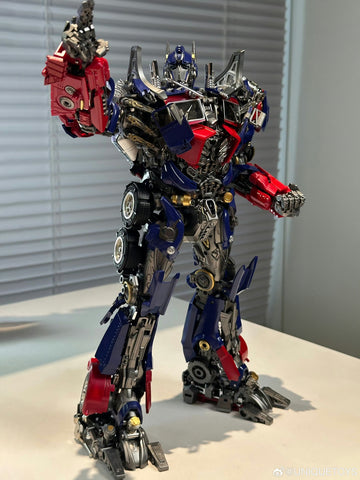 【Pre-Order】Unique Toys UT R10 R-10 Leader of Justice (Bayverse Optimus Prime)