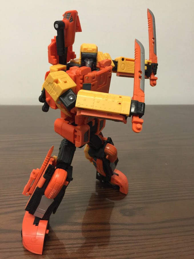 Unique Toys UT Y03 Y-03 Sworder Sandstorm 20cm / 7.9