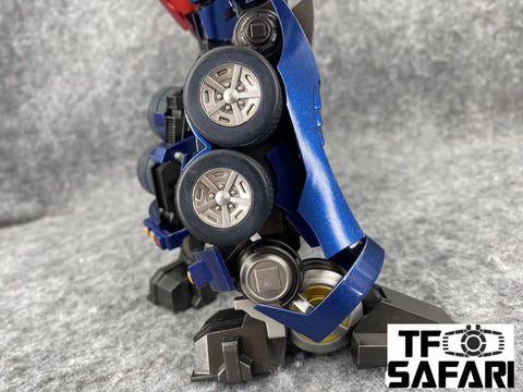 【Pre-Order】Iron Warrior IW-07 IW07 Leader (DLX TFP Optimus Prime) Non-Transformable 29cm / 11.5"