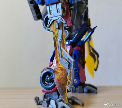 4th party BW BAIWEI TW1022 Optimus Prime (Modified KO SS32 / SS44) & Weapon Set 17.5cm / 6.9"