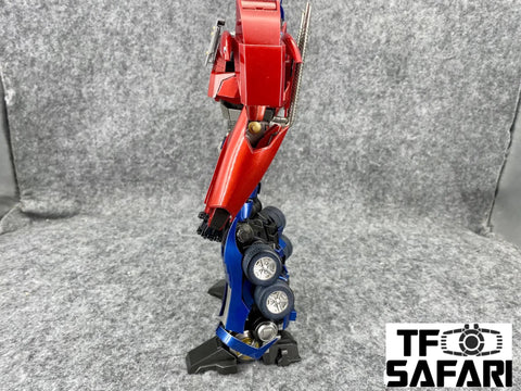 【Pre-Order】Iron Warrior IW-07 IW07 Leader (DLX TFP Optimus Prime) Non-Transformable 29cm / 11.5"