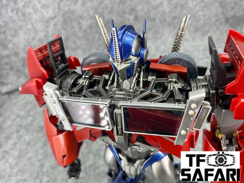 【Pre-Order】Iron Warrior IW-07 Leader (DLX TFP Optimus Prime) Non-Transformable 29cm / 11.5"