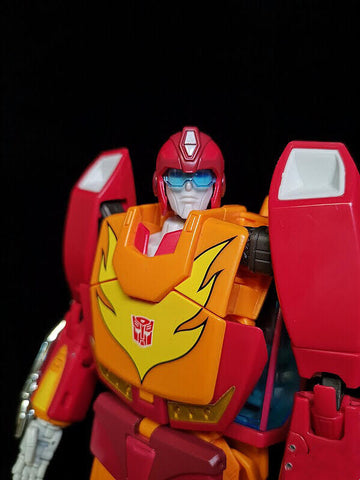 Takara Tomy MP09 MP-09 Rodimus Prime (Convoy) Reissue 25cm