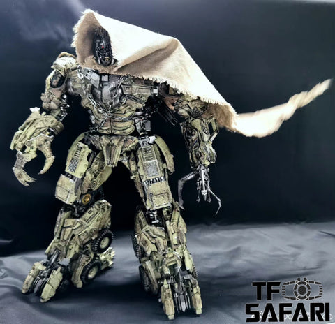 【Battle-Damaged Version】Unique Toys UT R-05DMG R05DMG Desperado (Oil Tanker Megatron) Battle Damaged Version 33cm / 13"