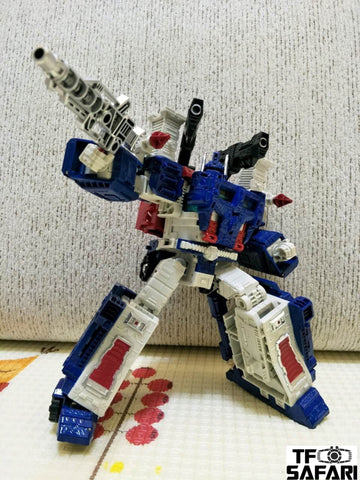 BPF Lieutenant (OS Oversized WFC Siege Ultra Magnus) 23.5cm / 9.5"