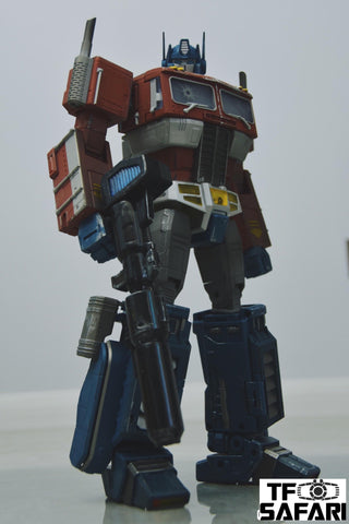 WJ Oversized Battle Damaged MPP10 Optimus Prime Limited Edition with Display Base 33cm / 13"