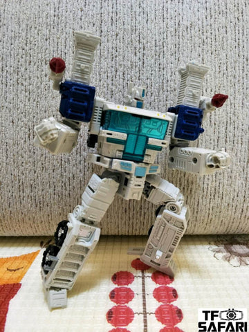 BPF Lieutenant (OS Oversized WFC Siege Ultra Magnus) 23.5cm / 9.5"