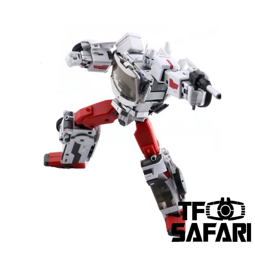 Generation Toy  GT GT-08A GT08A Seageant ( Streetwise, Defensor, Guardian Robot ) 17cm / 6.7"