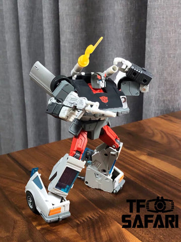 Takara Tomy Masterpiece MP18+ MP-18+ Streak (Blue Streak Limited Edition with Collectible Pin) 17cm / 6.7"