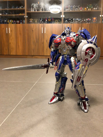 Unique Toys UT R-02 R02 Challenger Optimus Prime 27cm / 10.5cm