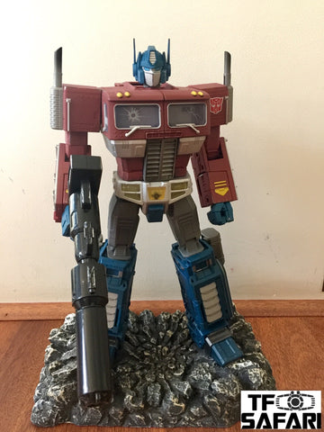 WJ Oversized Battle Damaged MPP10 Optimus Prime Limited Edition with Display Base 33cm / 13"