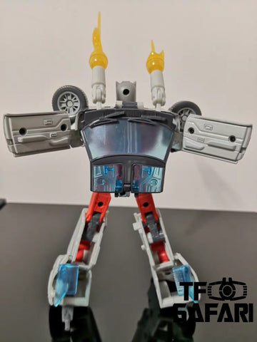 Takara Tomy Masterpiece MP18+ MP-18+ Streak (Blue Streak Limited Edition with Collectible Pin) 17cm / 6.7"