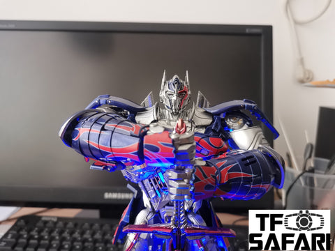 【Deluxe Ver.】 Toyworld TW-F01 TWF01 Tactics Waistcoat (Knight Orion, Optimus Prime) the Last Knight TLK Deluxe Version 28cm / 11"