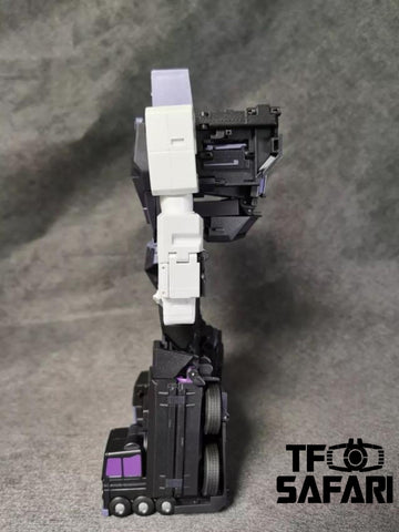 Xtransbots XTB MX-12A Gravestone Motormaster (Monolith / Menasor Combiner, Stunticons)