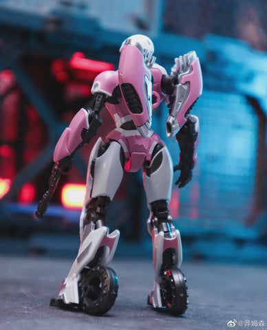 Trumpeter SK04 SK-04 Transformers Arcee Smart Model Kit ( Bumblebee movie ) 9.2cm / 3.6"